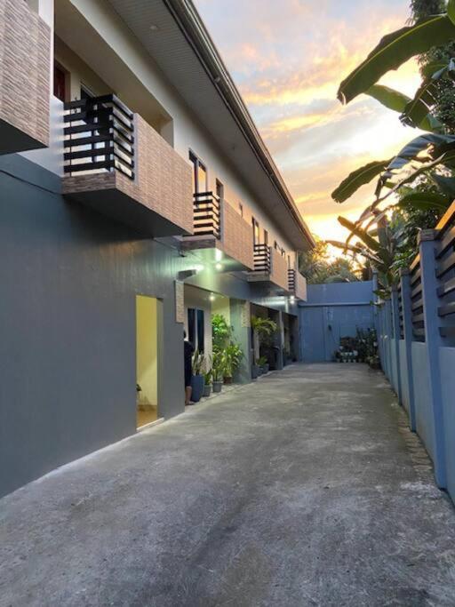 Estilo Apartment 2-Storey Clarin  Exterior photo